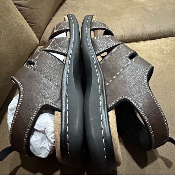 NWOT- Men’s Docker Sandals - Picture 6 of 13